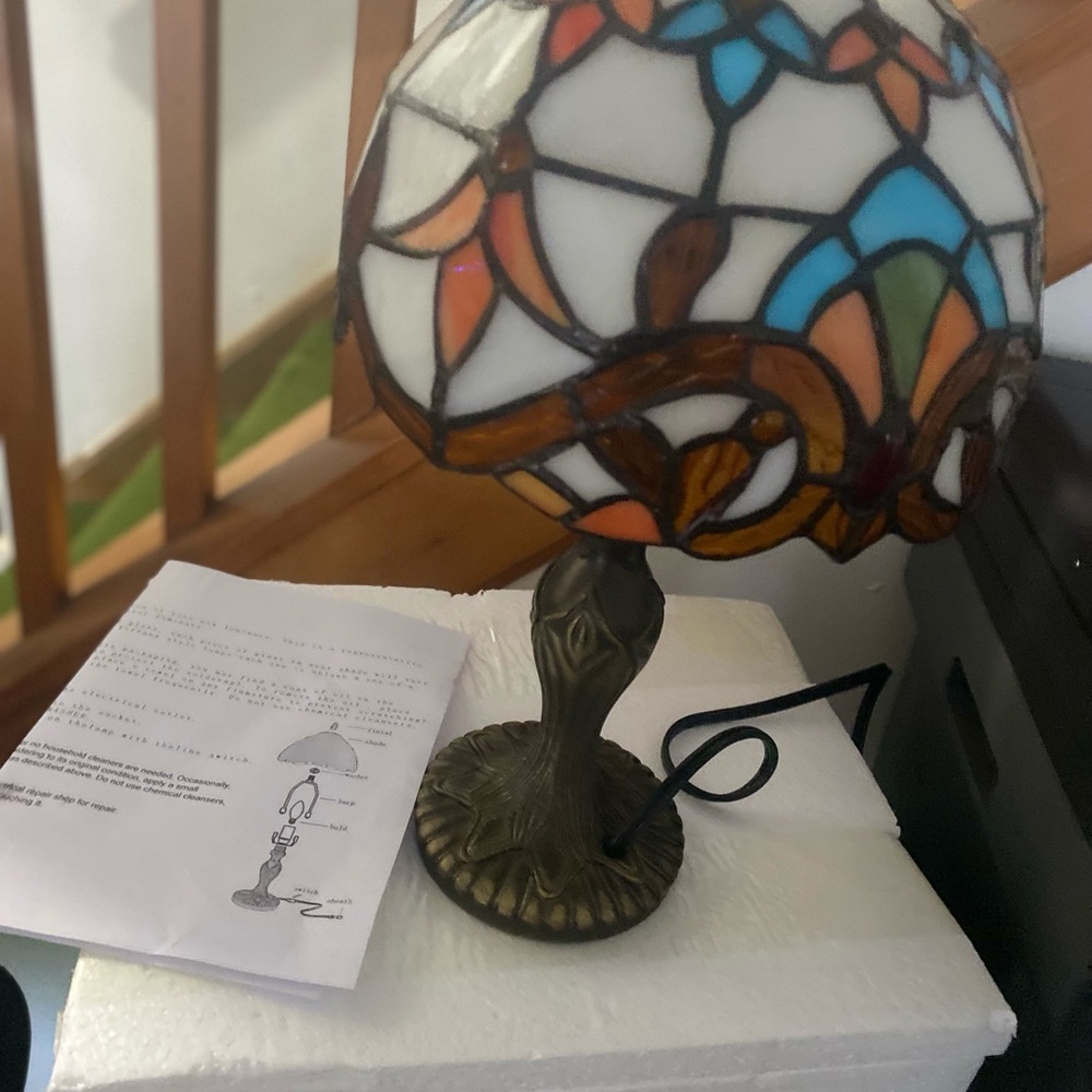Perfect Gift/Housewarming Gift Pink Flower Lamp/new Stained Glass Bedside Light - Picture 10 of 12